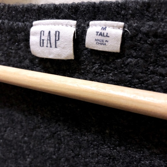 SOLD!!  GAP | V-Neck Sweater - Picture 6 of 6